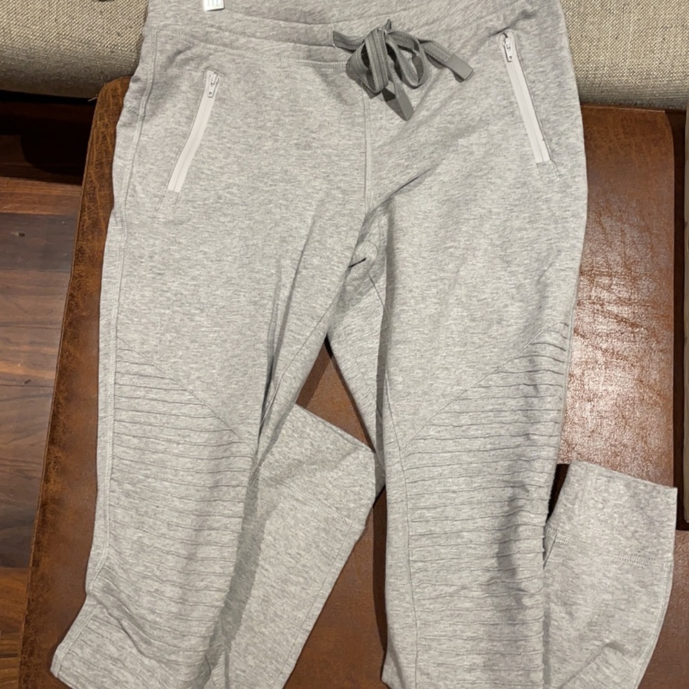 Alo Moto Sweatpants - Gray - size small